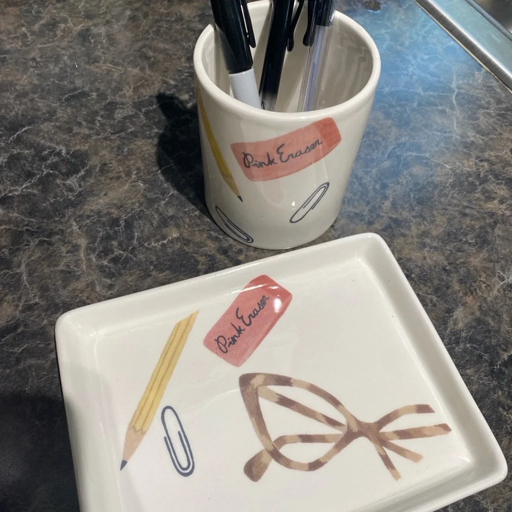 Magenta Ceramic Organizer